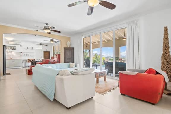 3BR Villa w/ Private Pool & Rooftop, Palm Beach - Image 3