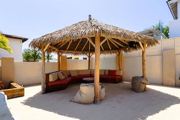 Stunning 4BR Pool Villa w/ Patio near Palm Beach - Image 5
