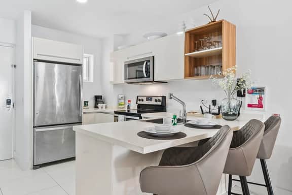 Spacious 2BR Condo with Pool Access in Noord Aruba - Image 5