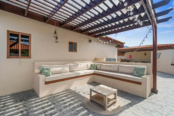 Felicidad: Stunning 3BR Retreat with Private Pool - Image 4