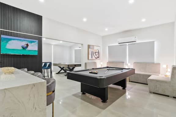 Ocean Front! 8BR Villa with Pool near Malmok Beach - Image 4
