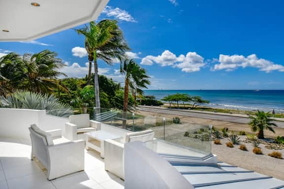 Oceanfront 8BR Villa w/ Pool & Patio, Malmok - Image 2