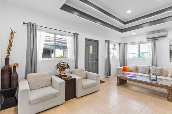 Prime Aruba Location: 2BR Apartment near Beaches - Image 5