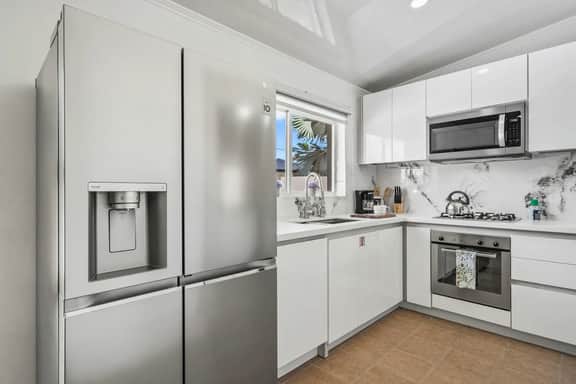Modern 4BR Pool Villa w/ BBQ, 5 Min to the Beach - Image 3