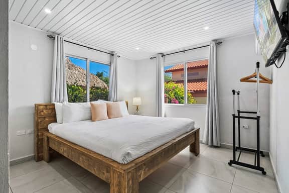 Stylish 5BR Villa | Salina Sea La Vie | Pool - Image 3