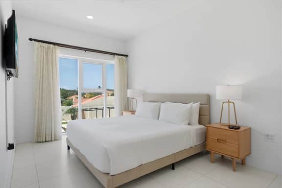 Modern Caribbean 2BR Condo with Pool Access, Noord - Image 4