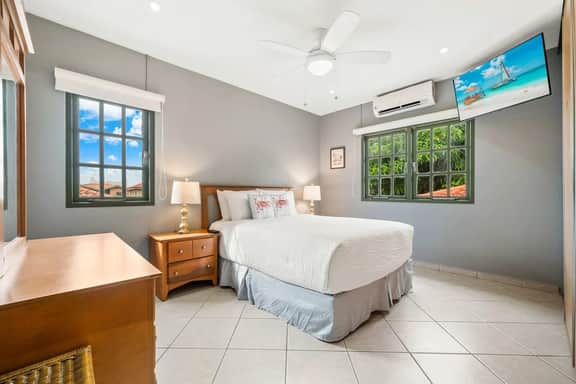 2BR Condo w/ 2 Community Pools, near Palm Beach - Image 4