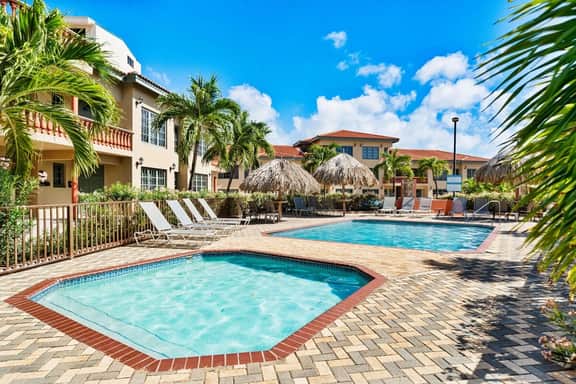 2BR Condo w/ 2 Community Pools, near Palm Beach - Image 5