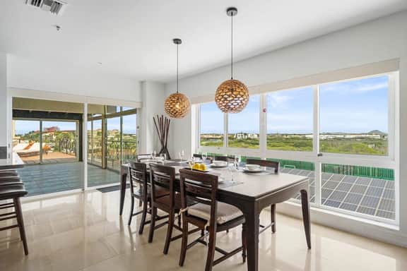 3BR Condo w/ Huge Terrace, Steps to Eagle Beach - Image 5