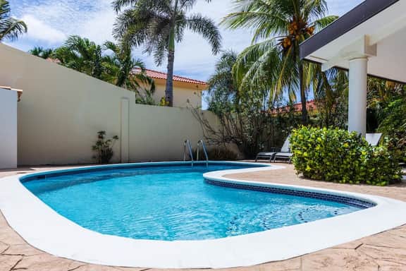 Luxury 6BR Villa w/ Private Pool near Palm Beach - Image 5
