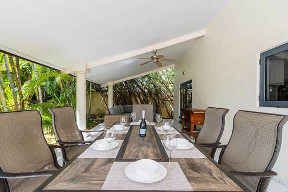 Luxury 6BR Villa w/ Private Pool near Palm Beach - Image 3