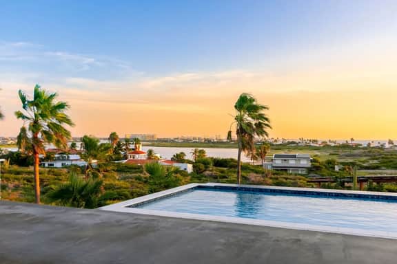 Perfect for Groups! 7BR Villa w/ Pool, Ocean Views - Image 3