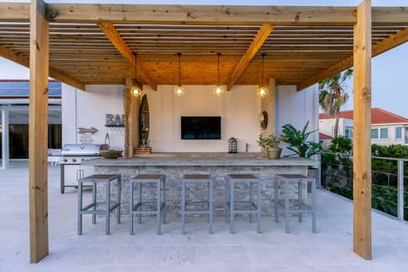 Perfect for Groups! 7BR Villa w/ Pool, Ocean Views - Image 4