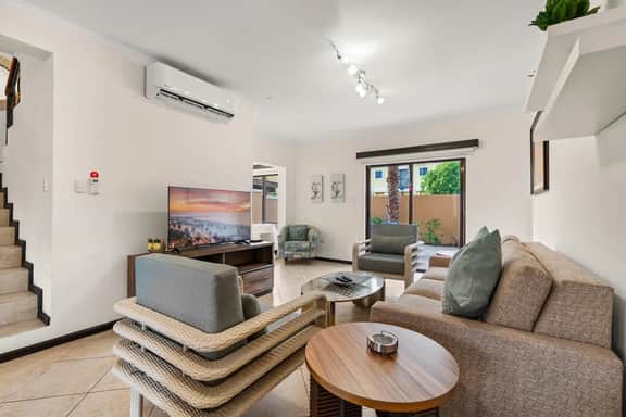 3BR Townhouse w/ Patio & Pool, Gold Coast Aruba - Image 5