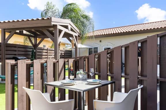 Prime Aruba Location: 1BR Apartment near Beaches! - Image 4