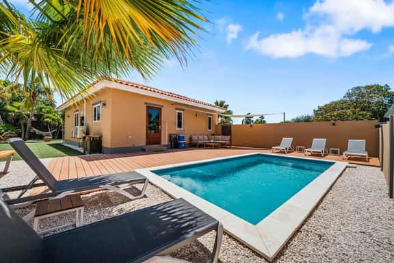 Pool Villa w/ Wood Ceilings & Garden, Oranjestad - Image 5