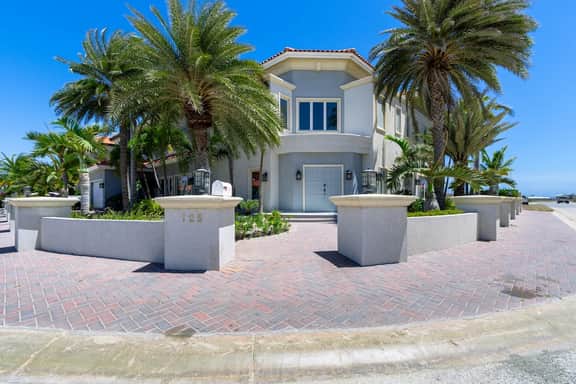 Majestic 6BR Villa w/ Private Pool near Palm Beach - Image 2